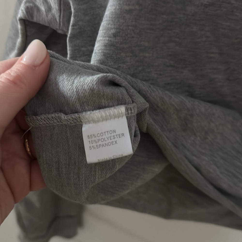 Cropped Sweatshirt - Picture 5 of 5
